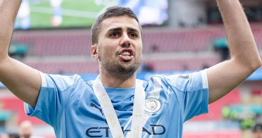 مانشستر سيتي يستقر على بديل رودري من الدوري الإنجليزي مانشستر سيتي يستقر على بديل رودري من الدوري الإنجليزي